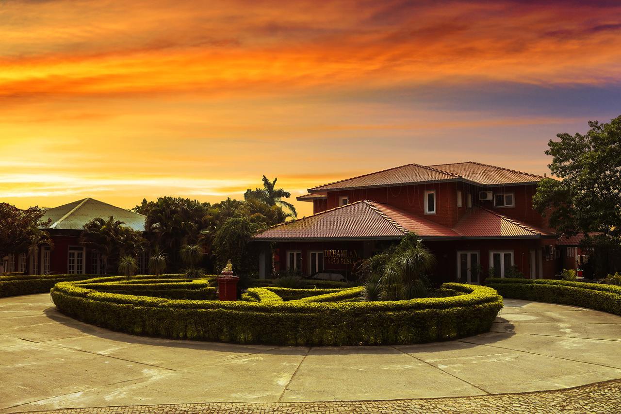 Dreamland Gold Resort & Hotel Bhairāhawā Exterior foto